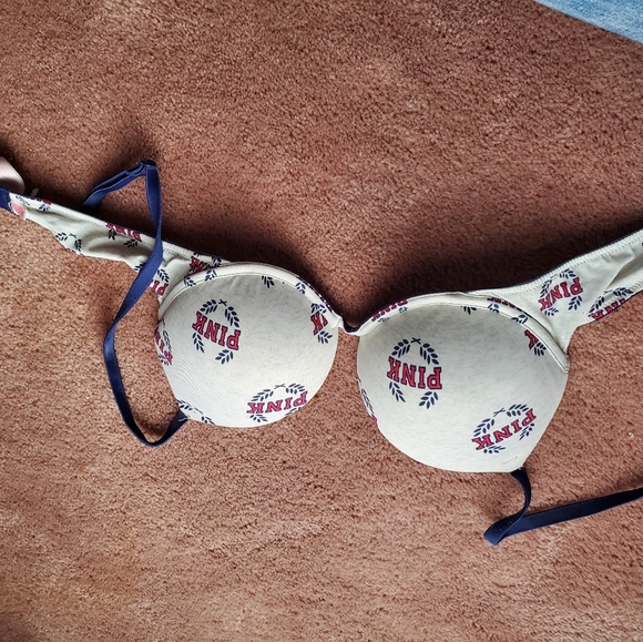 Victoria's secret bro - Picture 1 of 2